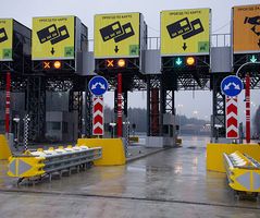 С Рублевки на Кипр: оборотная сторона платной автодороги