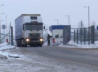 Фуры на границе с Калининградом просветят рентгеном