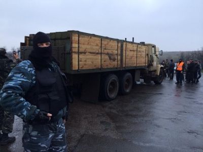 "В ближайшие года два на Донбасс ни ногой"